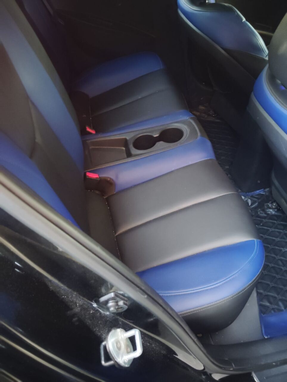 Hidd, Vehicles, Cars & Trucks , BHD 2300,  Hyundai Veloster,  2015,  Automatic,  141000 KM,    Good Condition Urgent Sale