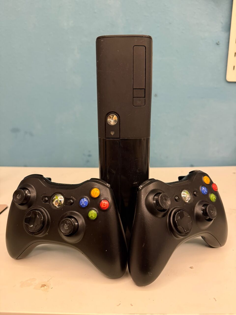 Jeddah, Electronics, SAR 300,  Xbox 360 Console + 2 Controllers