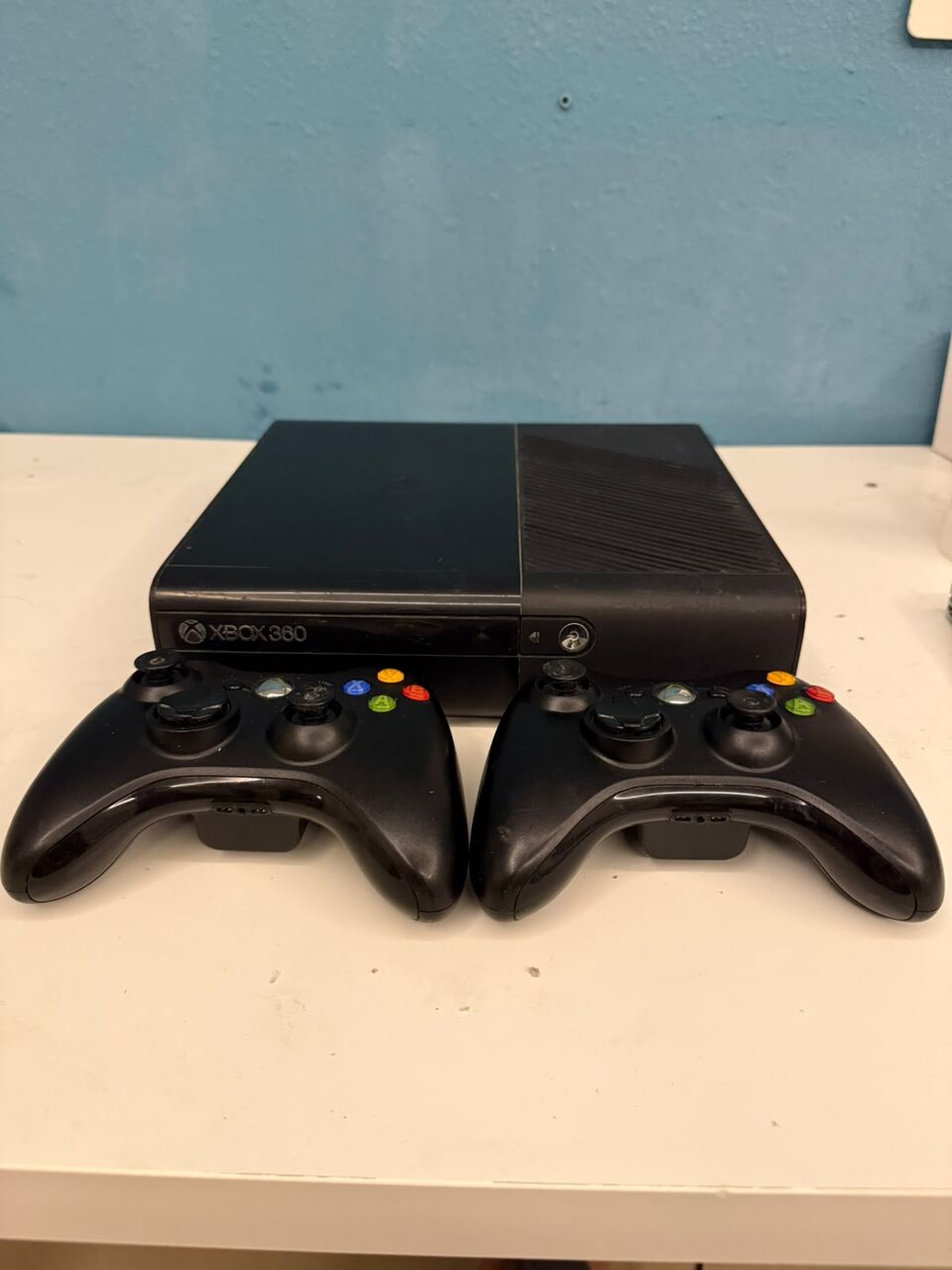 Jeddah, Electronics, SAR 300,  Xbox 360 Console + 2 Controllers