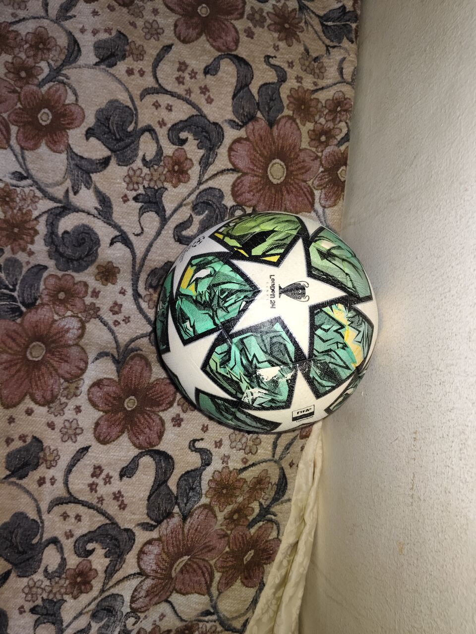 Riyadh, Household Items, SAR 90,  Original National League Football