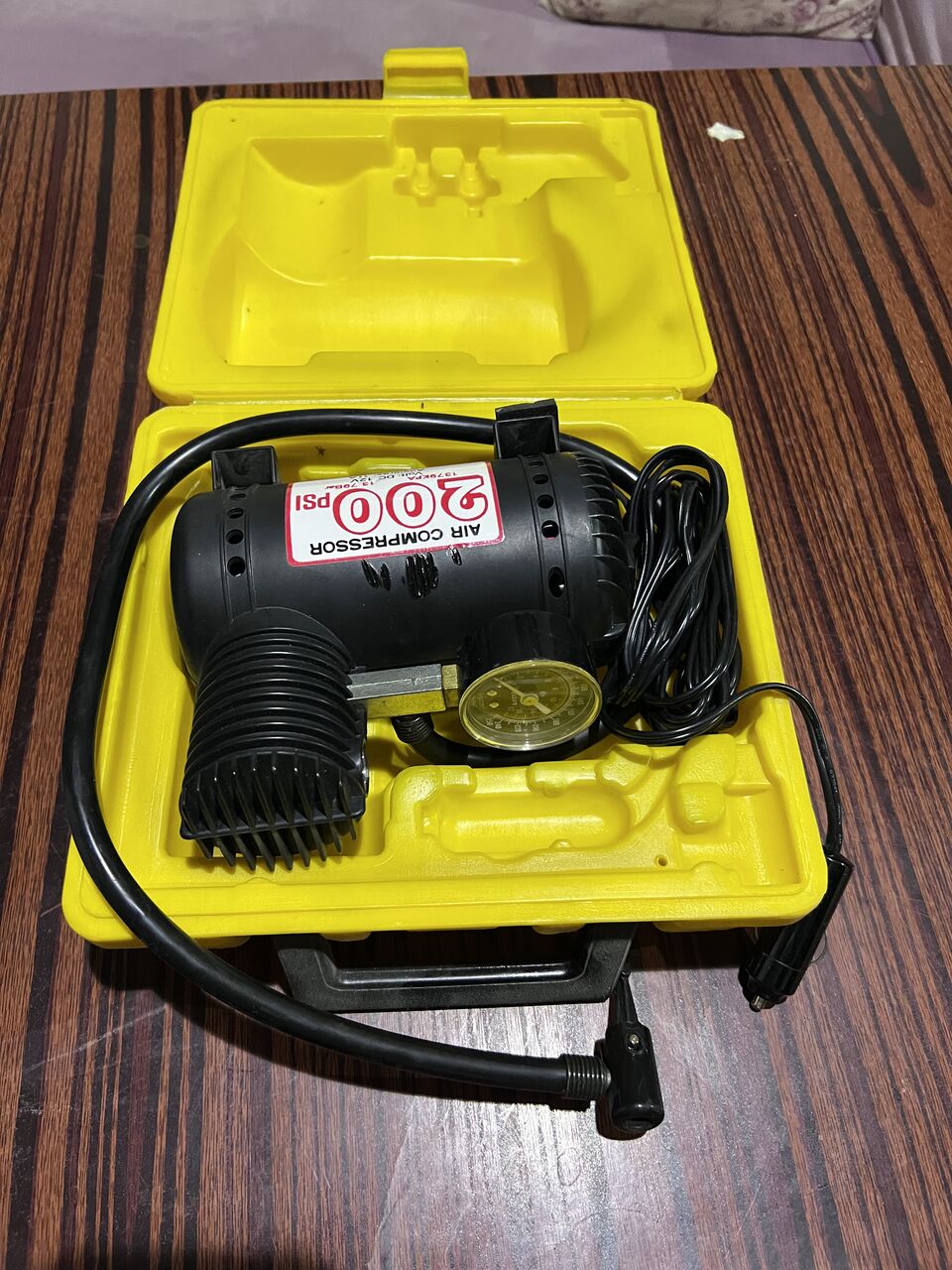 Olaya, Vehicles, Cars & Trucks , SAR 70,  Jumper Cable And Tyre Compressor,  0000,  Manual,  000 KM,  Jumper Cable And Air Compressor