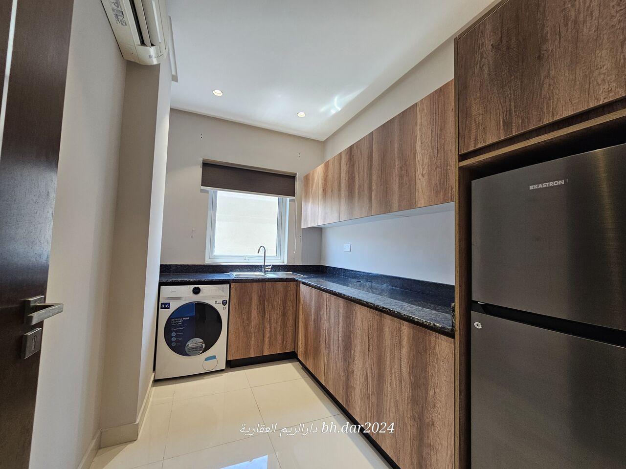 Hidd, Apartments, Flats, Houses & Villas, BHD 250/year,  1 BR,  Al Hidd City/High-end Apartment For Rent Furnished With All Inclusive Electricity
