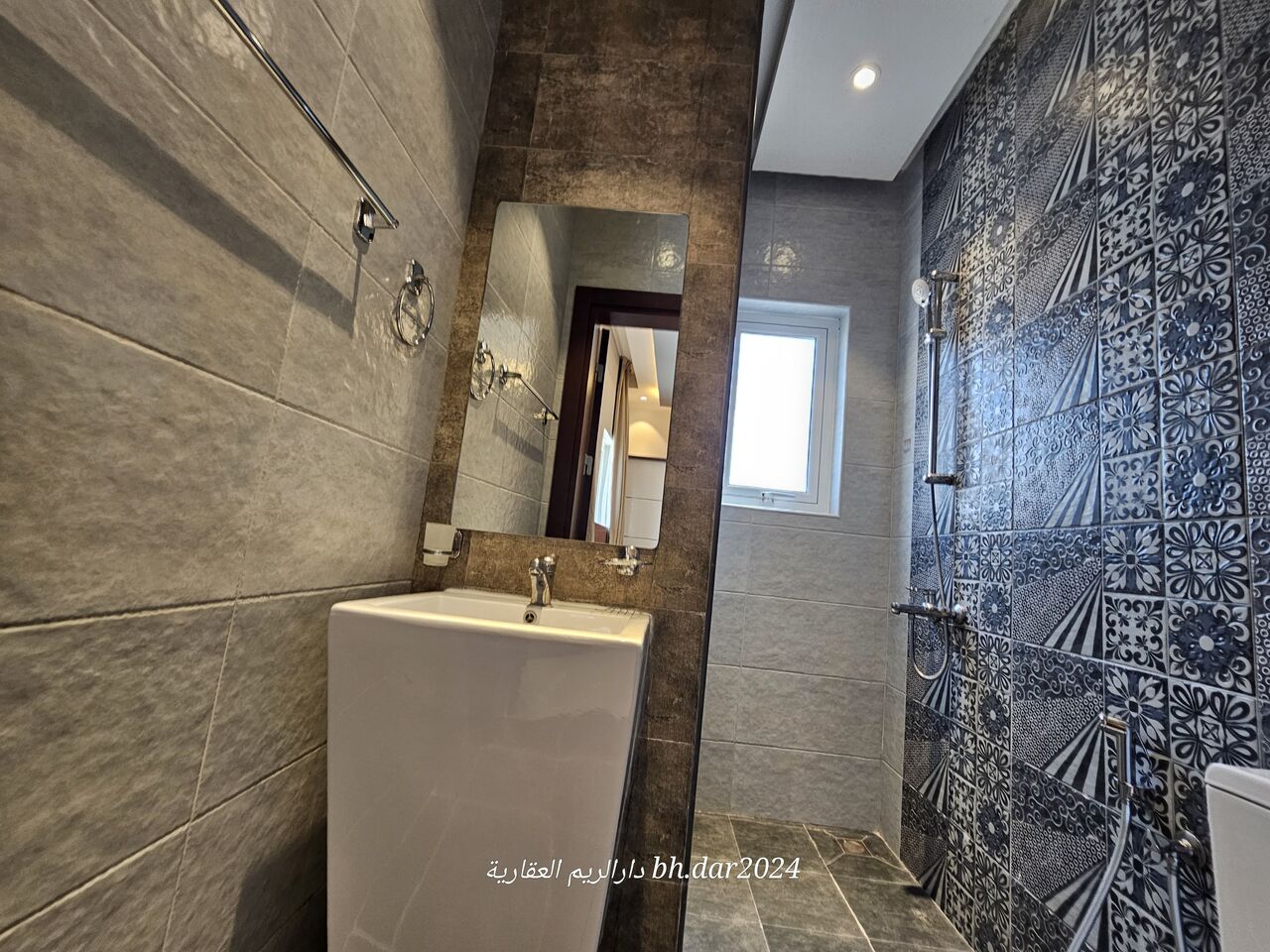 Hidd, Apartments, Flats, Houses & Villas, BHD 250/year,  1 BR,  Al Hidd City/High-end Apartment For Rent Furnished With All Inclusive Electricity