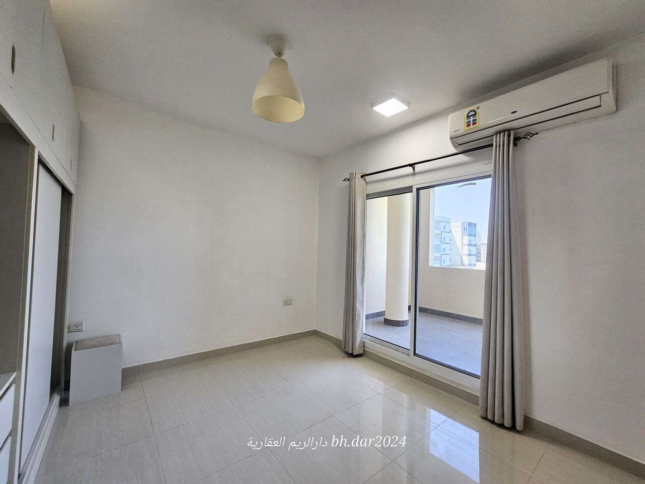 Hidd, Apartments, Flats, Houses & Villas, BHD 420/year,  3 BR,  Al Hidd City/High-end Apartment For Rent Furnished With All Inclusive Electricity