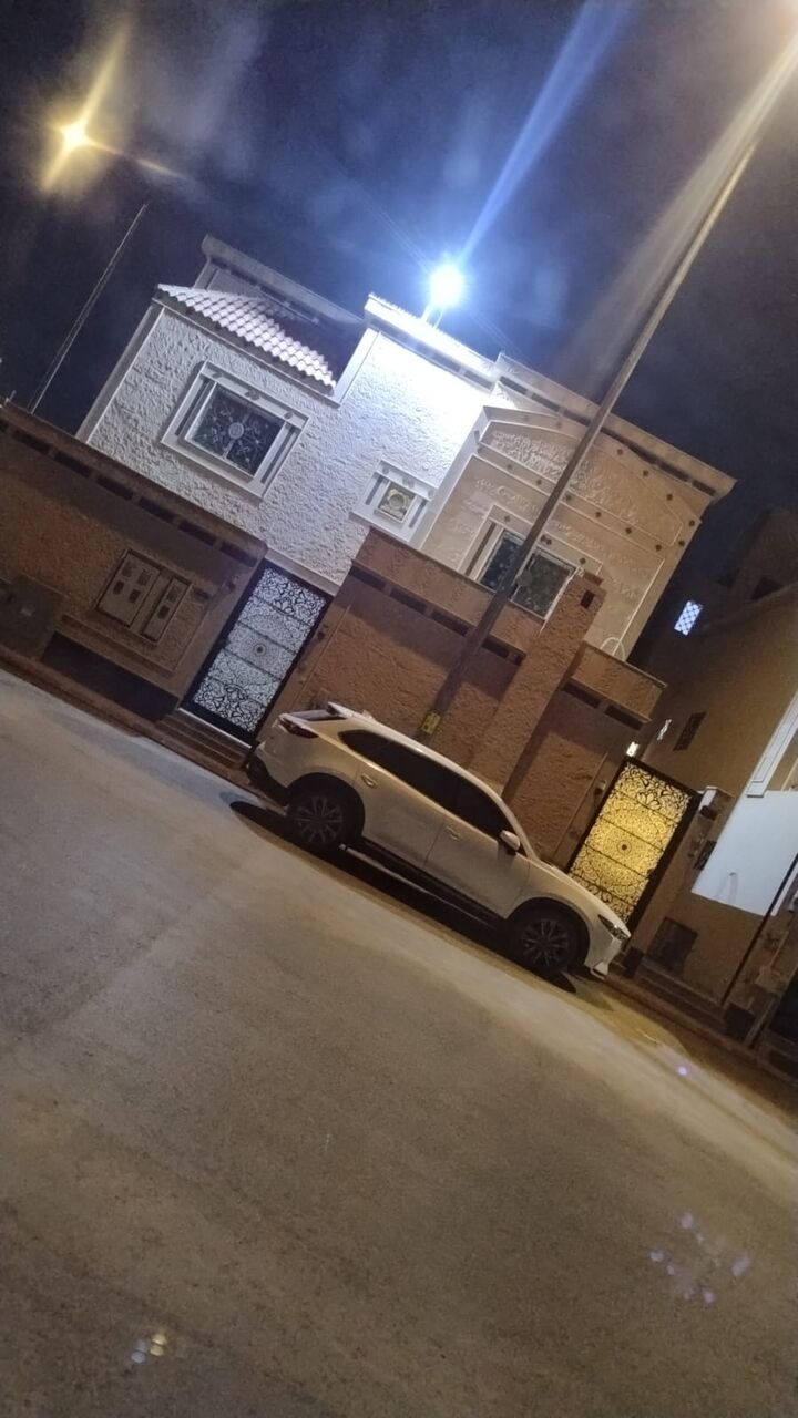 Dhahrat Laban, Apartments, Flats, Houses & Villas, Family Apartment Available For Rent In Laban