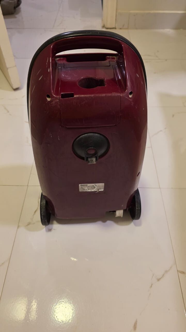 Riyadh, Appliances, SAR 100,  Sanyo Vacuum Cleaner With Dual Voltage Stabilizer