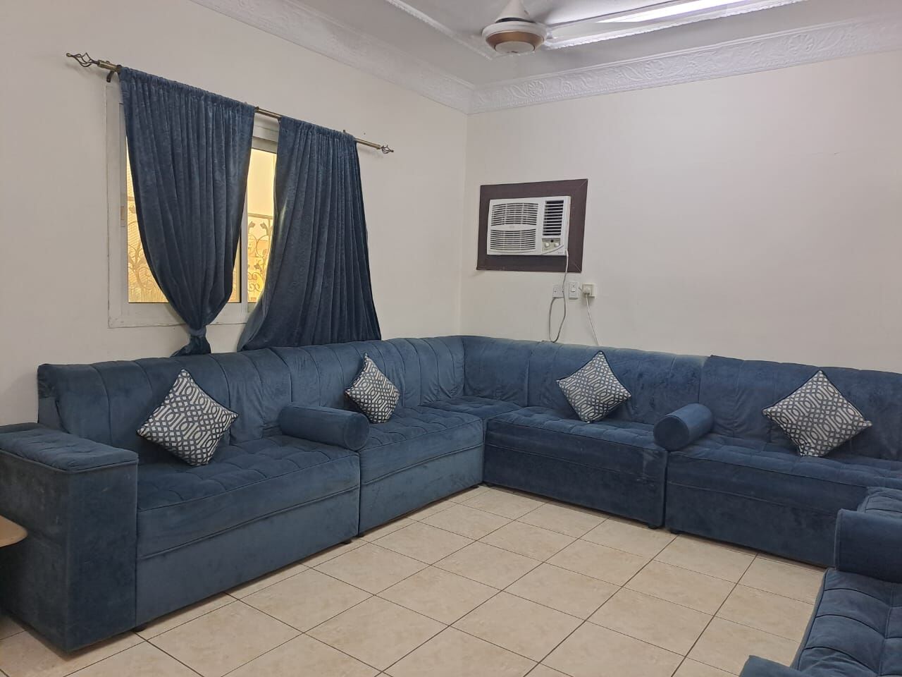 Dammam, Furniture, SAR 550,  12 Seater Sofa Set With Curtains