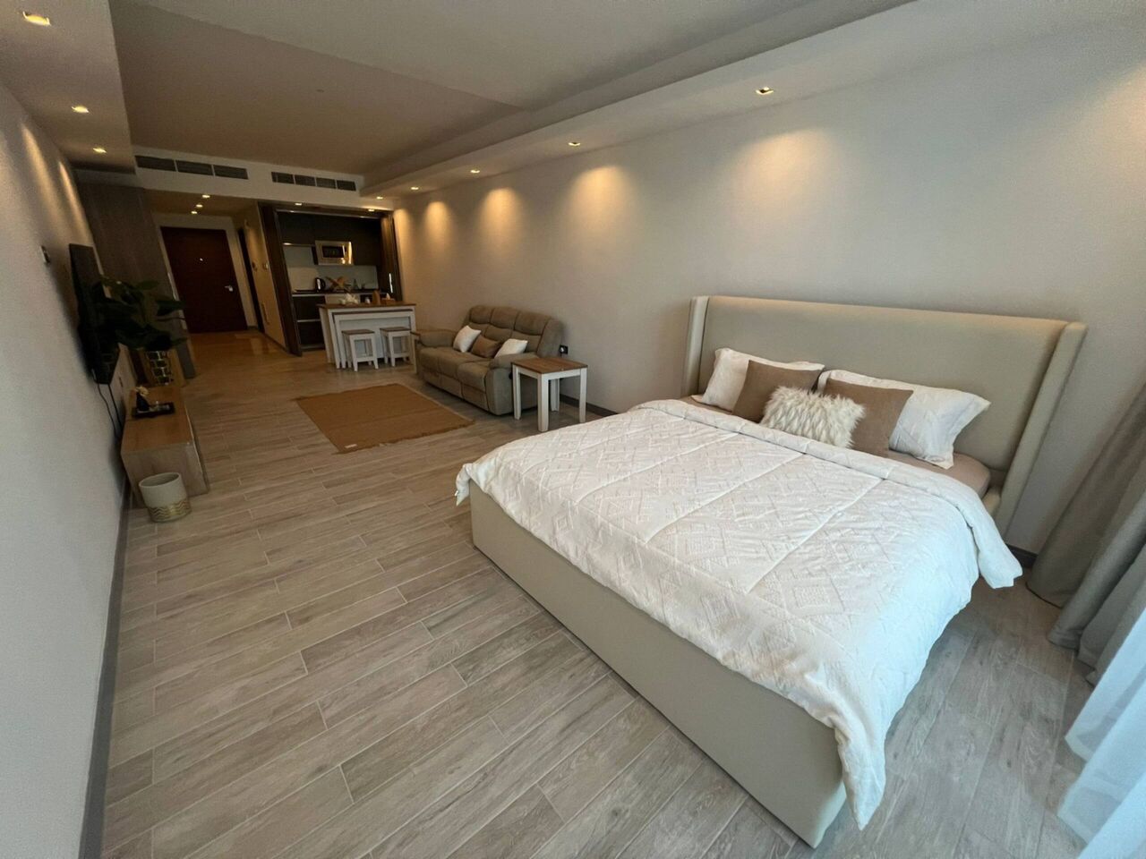 Galali, Apartments, Flats, Houses & Villas, BHD 300/month,  Furnished,  Studio,  58 Sq. Meter,  Direct From Owner: Luxury Studio- Hanging Gardens Of Dilmunia - Opposite Nadeen School