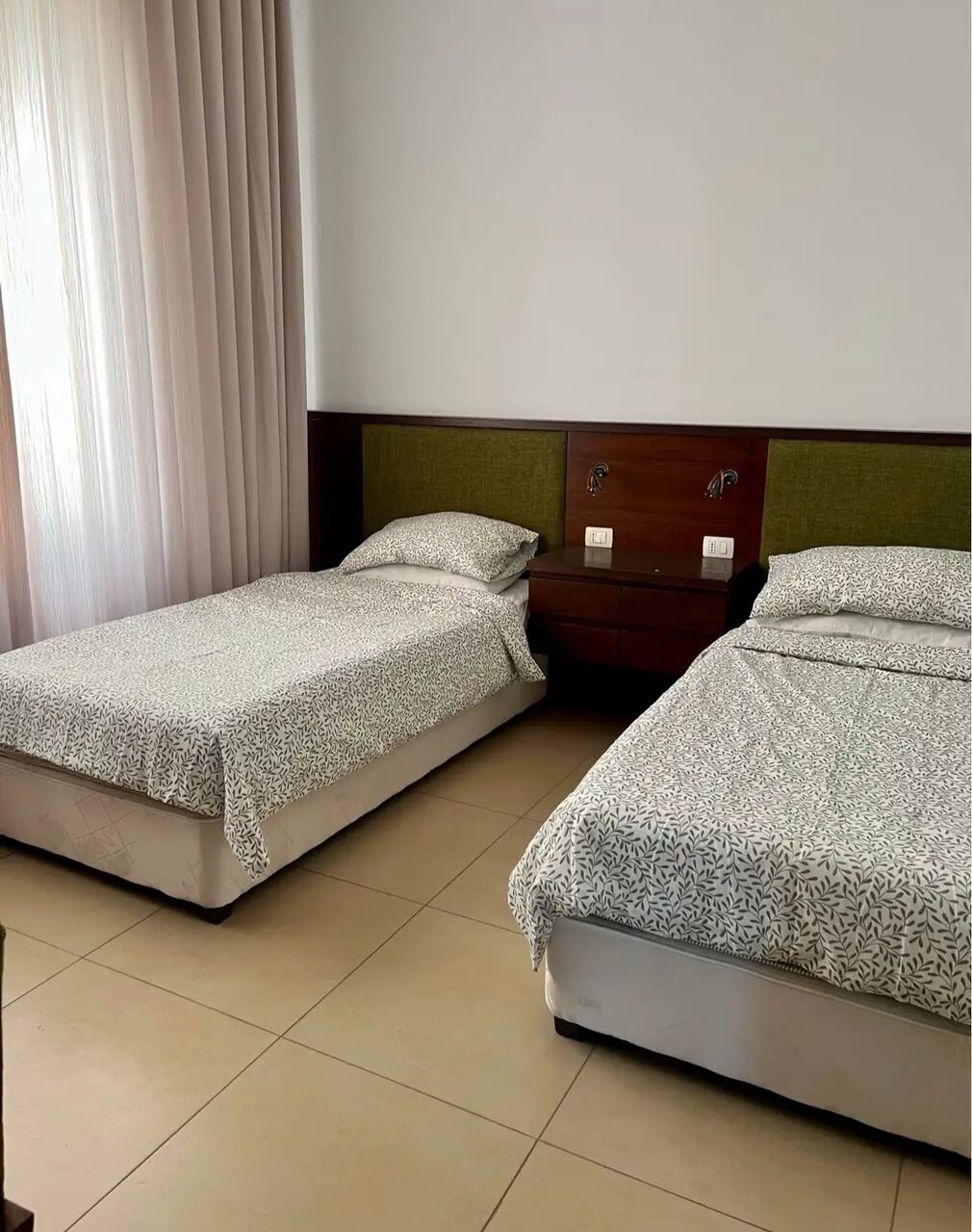 Abdoun, Apartments, Flats, Houses & Villas, JOD 15000/year,  Furnished,  2 BR,  Fully Furnished 2B Apart With Baconly Sharing Pool In Abdoun 00962777688956