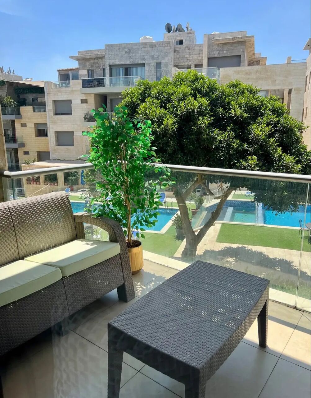 Abdoun, Apartments, Flats, Houses & Villas, JOD 15000/year,  Furnished,  2 BR,  Fully Furnished 2B Apart With Baconly Sharing Pool In Abdoun 00962777688956