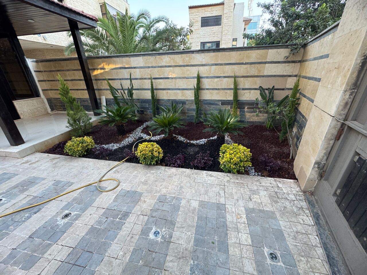 Abdoun, Apartments, Flats, Houses & Villas, JOD 20000/year,  4 BR,  Ground Semi Furnished 4B With Big Garden In Abdoun 00962777688956