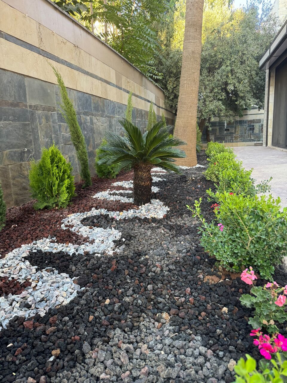 Abdoun, Apartments, Flats, Houses & Villas, JOD 20000/year,  4 BR,  Ground Semi Furnished 4B With Big Garden In Abdoun 00962777688956