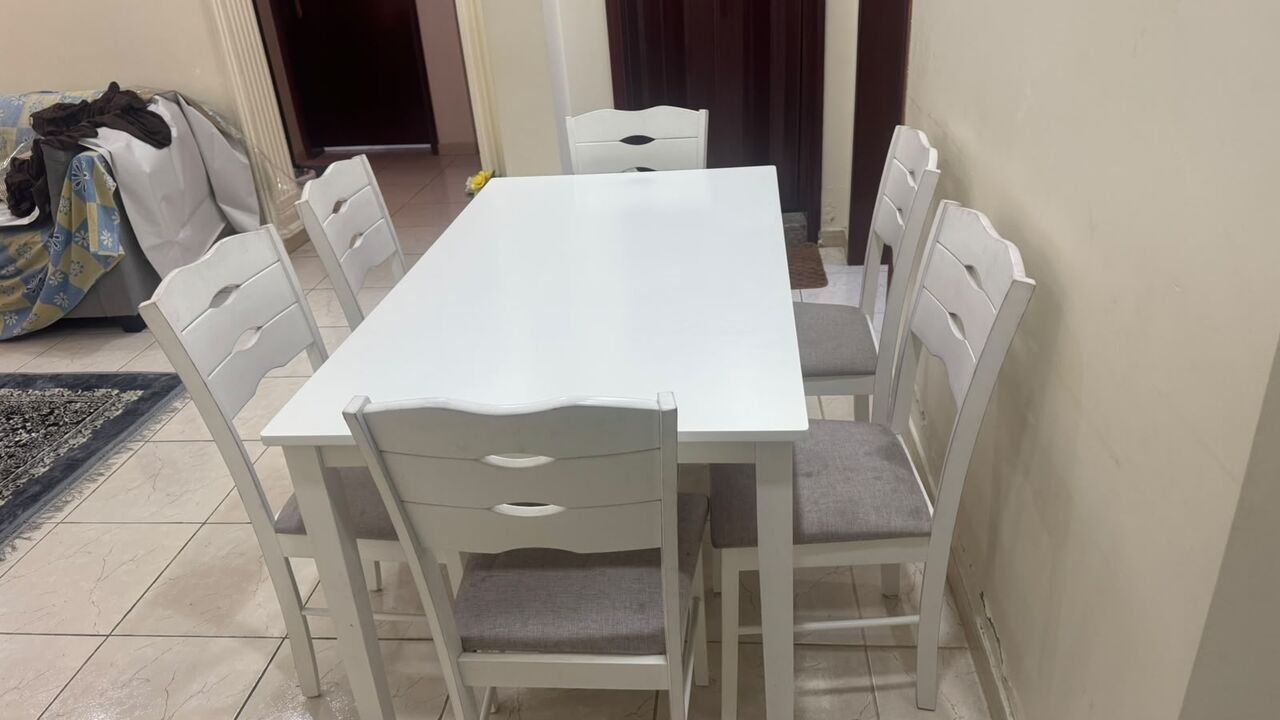 Yanbu, Furniture, SAR 600,  Dining Table-Homebox With 6 Chairs