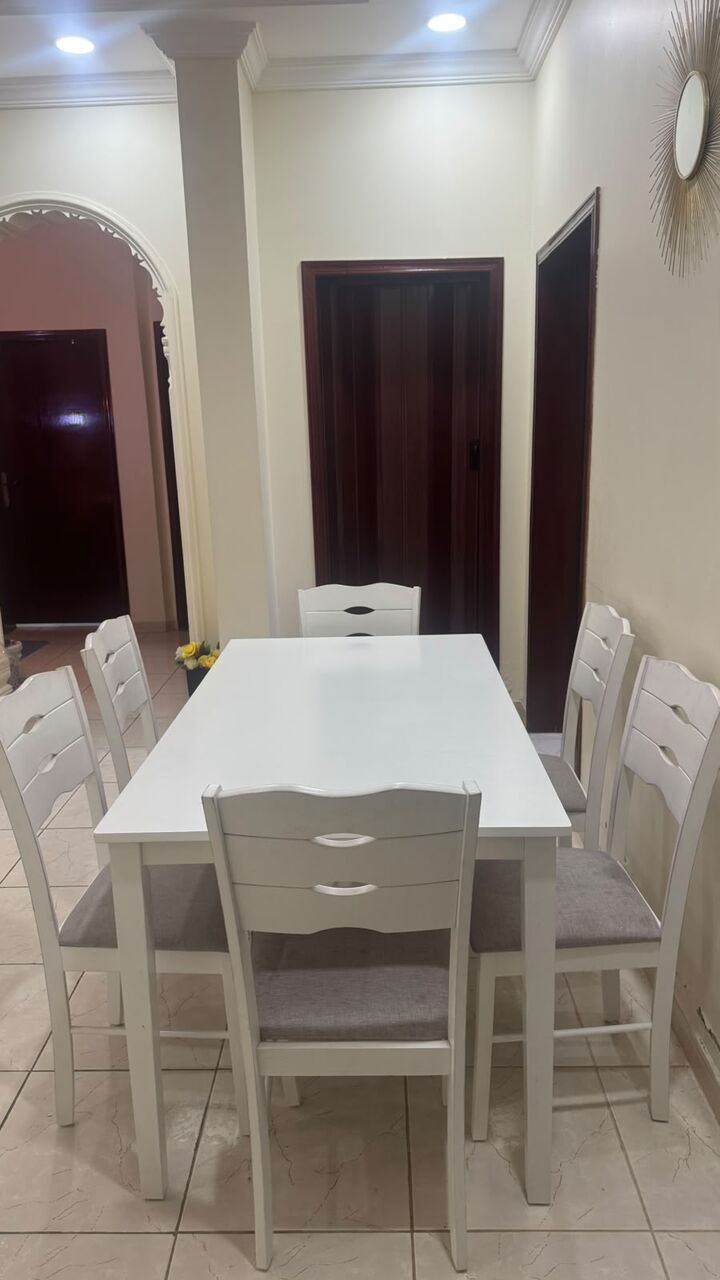 Yanbu, Furniture, SAR 600,  Dining Table-Homebox With 6 Chairs