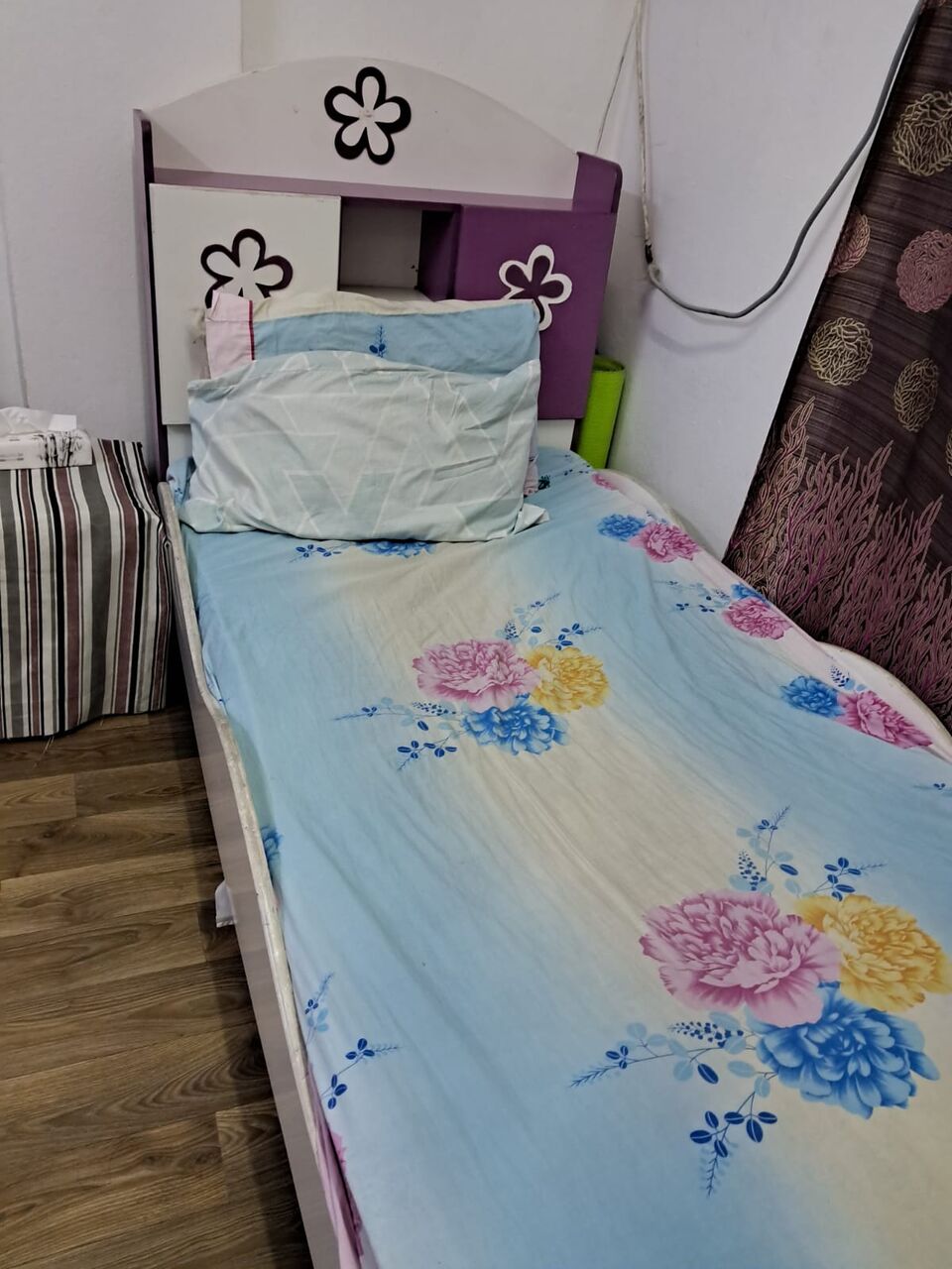 Al Adama, Furniture, SAR 600,  Single Bed With Mattress + Beauty Table + Drawing Room Table