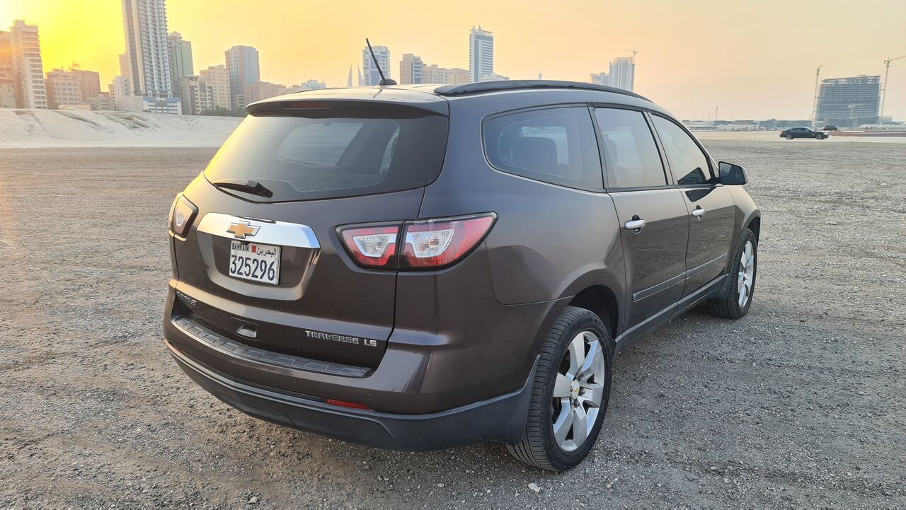 Juffair, Vehicles, Cars & Trucks , BHD 1350,  Chevrolet Traverse,  2013,  Automatic,  172000 KM,    Instalments Option Available