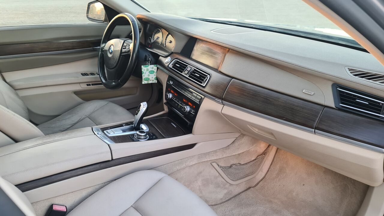 Juffair, Vehicles, Cars & Trucks , BHD 1750,  Bmw 730,  2010,  Automatic,  122000 KM,  Li Full Option Very Clean Car