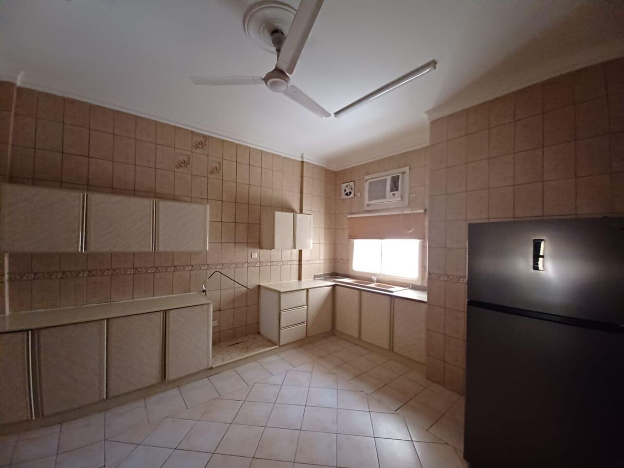 Umm Al Hassam, Apartments, Flats, Houses & Villas, BHD 400/month,  Furnished,  4 BR,  250 Sq. Meter,  A Large Apartment For Rent In Umm Al Hassam, Consisting Of Four Large Rooms, Four Bathroom