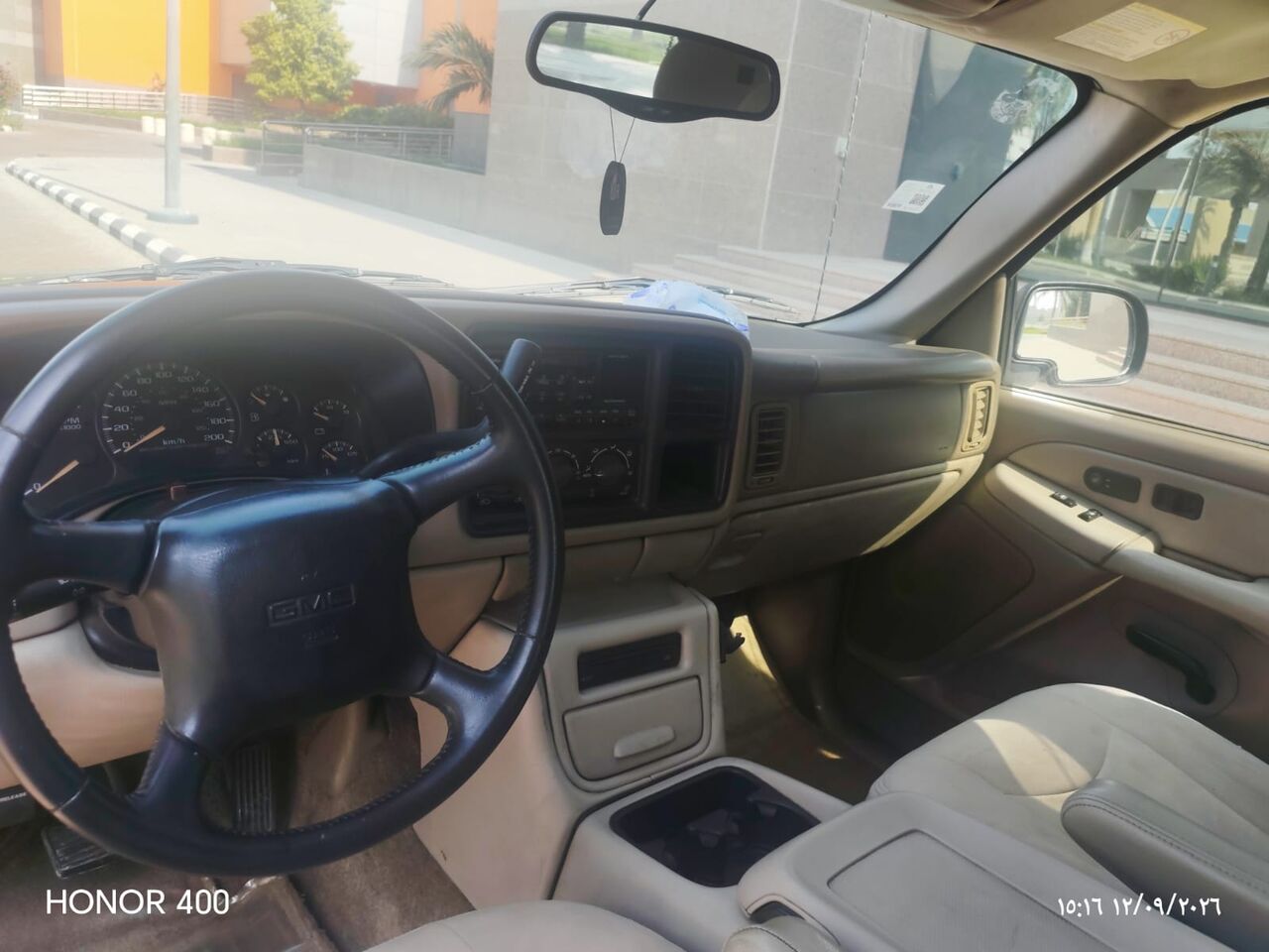 Jeddah, Vehicles, Cars & Trucks , SAR 16000,  Gmc Yukon,  2002,  Automatic,  400000 KM,   Short Body Second Owner