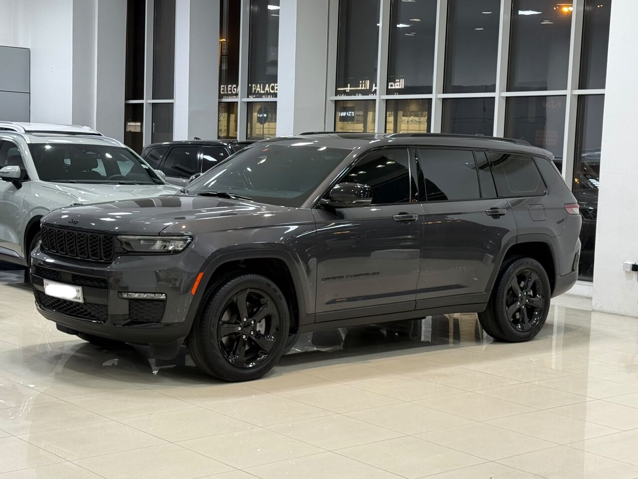 Manama, Vehicles, Cars & Trucks , BHD 11700,  Jeep Grand Cherokee,  2022,  Automatic,  98000 KM,    (Grey)