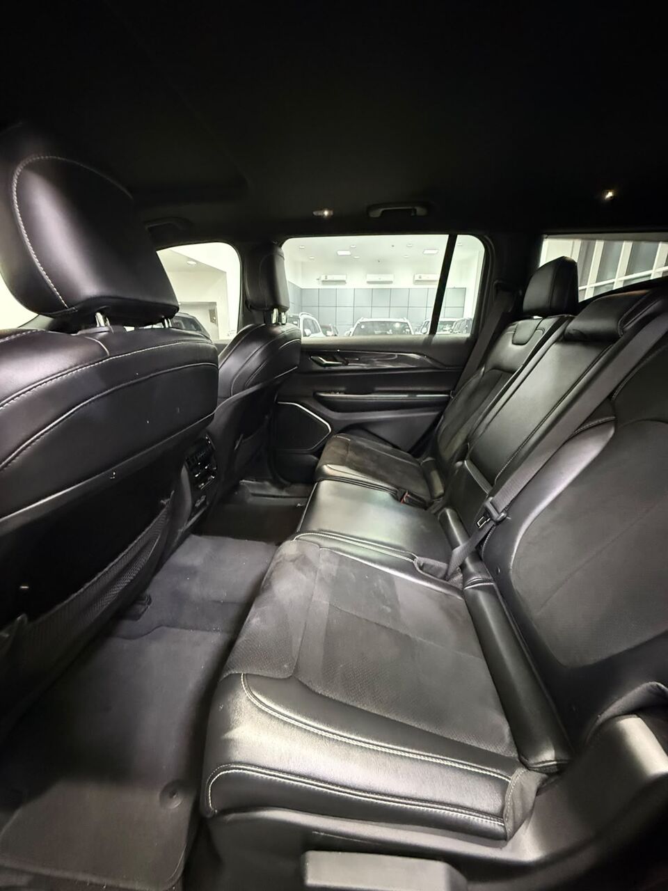 Manama, Vehicles, Cars & Trucks , BHD 11700,  Jeep Grand Cherokee,  2022,  Automatic,  98000 KM,    (Grey)