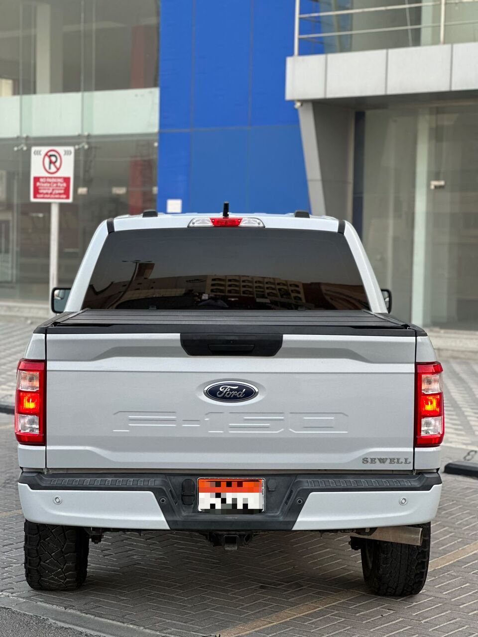 Riffa, Vehicles, Cars & Trucks , BHD 9900,  FORD F-150 XLT V8 2022 SILVER,  2022,  Automatic,  143000 KM,