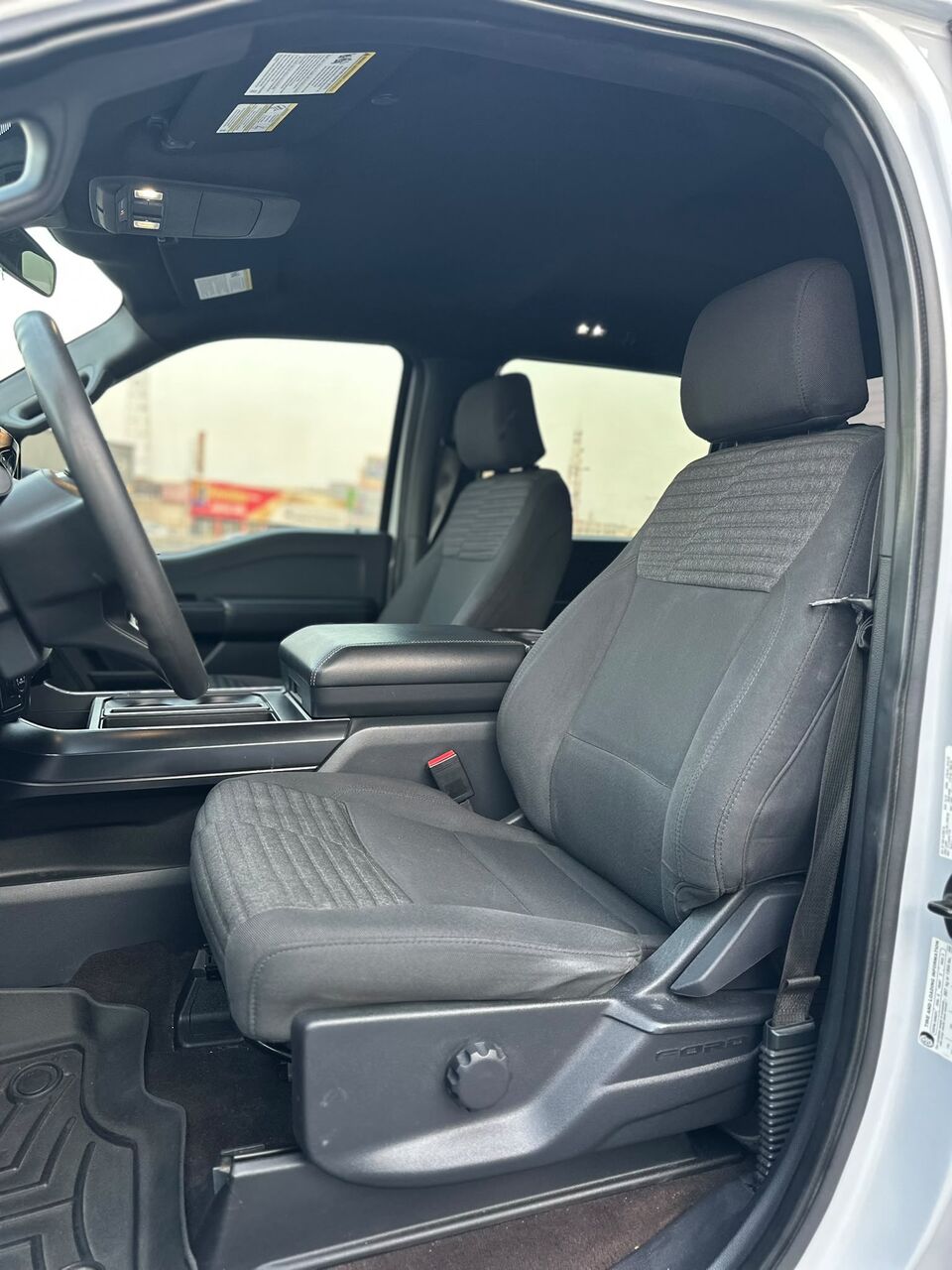 Riffa, Vehicles, Cars & Trucks , BHD 9900,  FORD F-150 XLT V8 2022 SILVER,  2022,  Automatic,  143000 KM,
