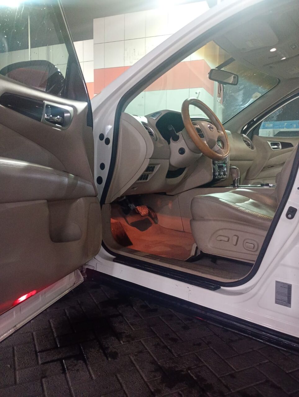 Al Wizarat, Vehicles, Cars & Trucks , SAR 32000,  Nissan Pathfinder, 2013, Automatic, 216000 KM,FULL OPTION, Family Car For Sale,  2013,  Automatic,  216000 KM,  Nissan Pathfinder,  FULL OPTION