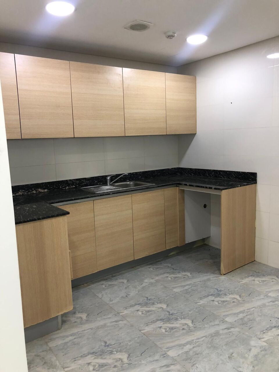 Gudaibiya, Apartments, Flats, Houses & Villas, BHD 250/month,  2 BR,  Flat For Rent