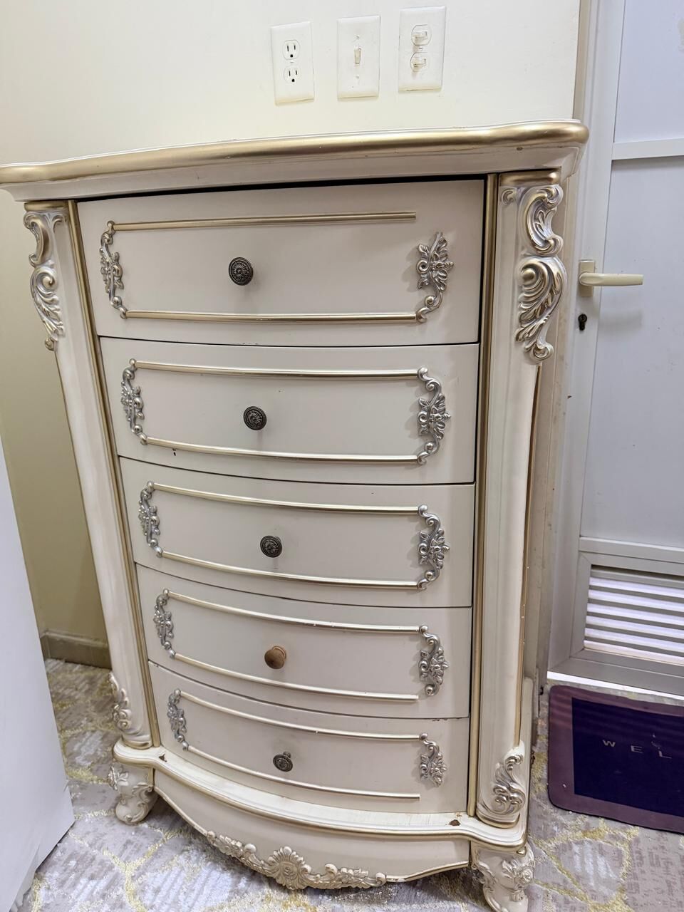 Al Jubail Al Balad, Furniture, SAR 1800,  King Size Bedset