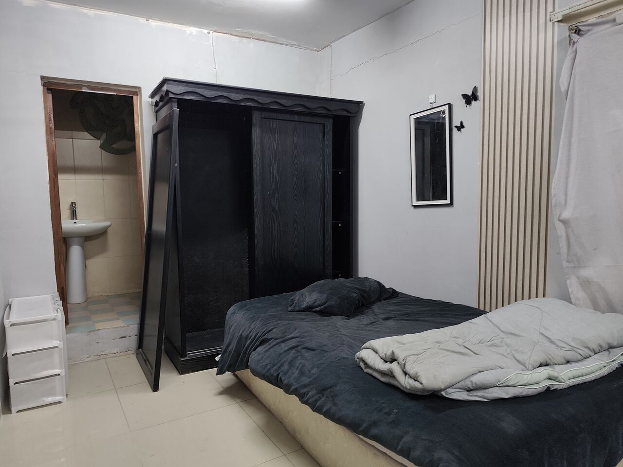 Bani Jamra, Apartments, Flats, Houses & Villas, BHD 80/year,  1 BR,  Bani Jamrah:- Furnished Studio Flat On Rent With Unlimited Ewa..