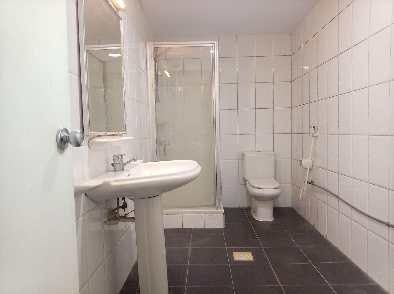 Adliya, Apartments, Flats, Houses & Villas, BHD 230/year,  1 BR,  Fully Furnished 1 Bedroom 1 Bathroom With Ewa Flat For Rent In : Adliya