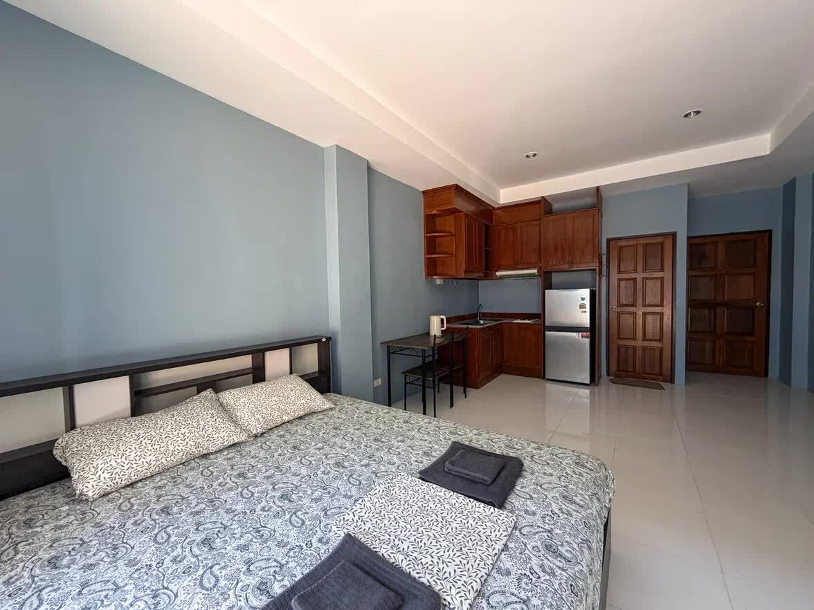 Bangkok, Real Estate For Sale, THB 22500000,  6 BR,  200 Sq. Meter,  16-Room Hotel With Elevator For Sale Near Jomtien Beach