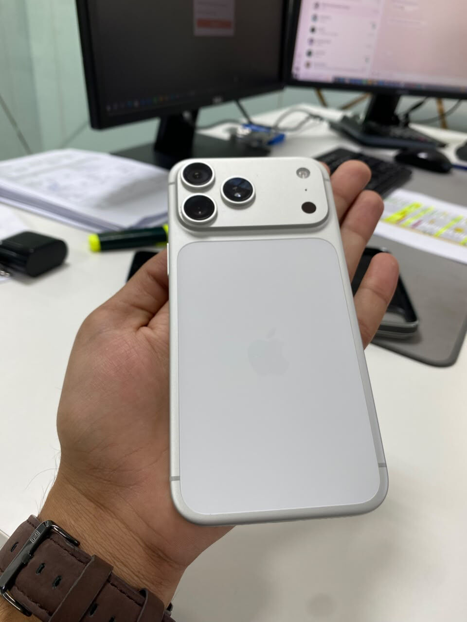 Al Dana, Electronics, SAR 4250,  Iphone 17 Pro Max Silver 256 GB
