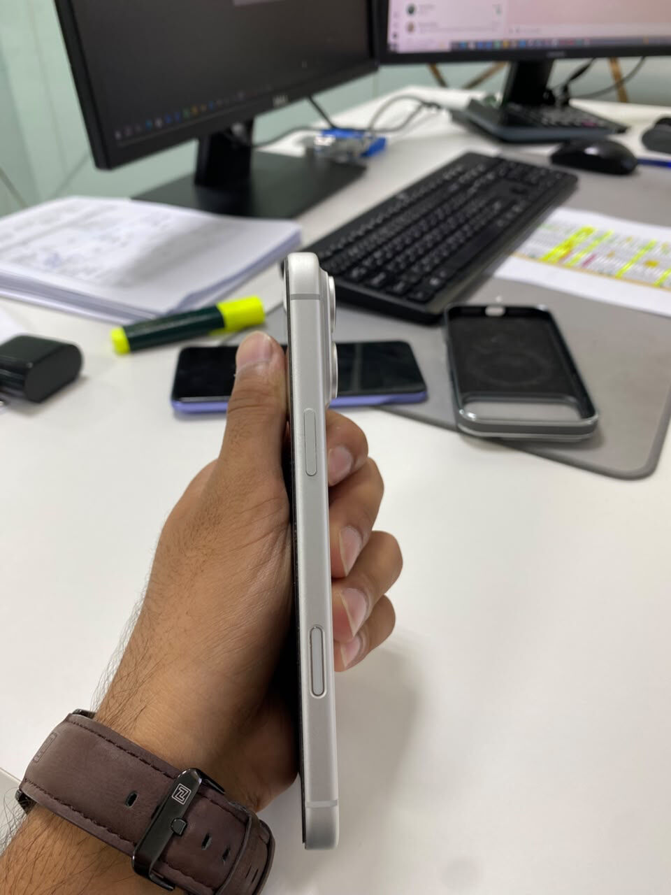 Al Dana, Electronics, SAR 4250,  Iphone 17 Pro Max Silver 256 GB