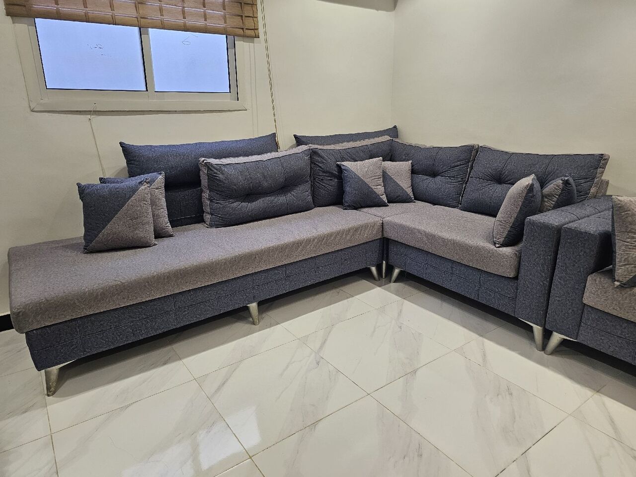 Riyadh, Furniture, SAR 1250,  Sofa Set Like New For Sale