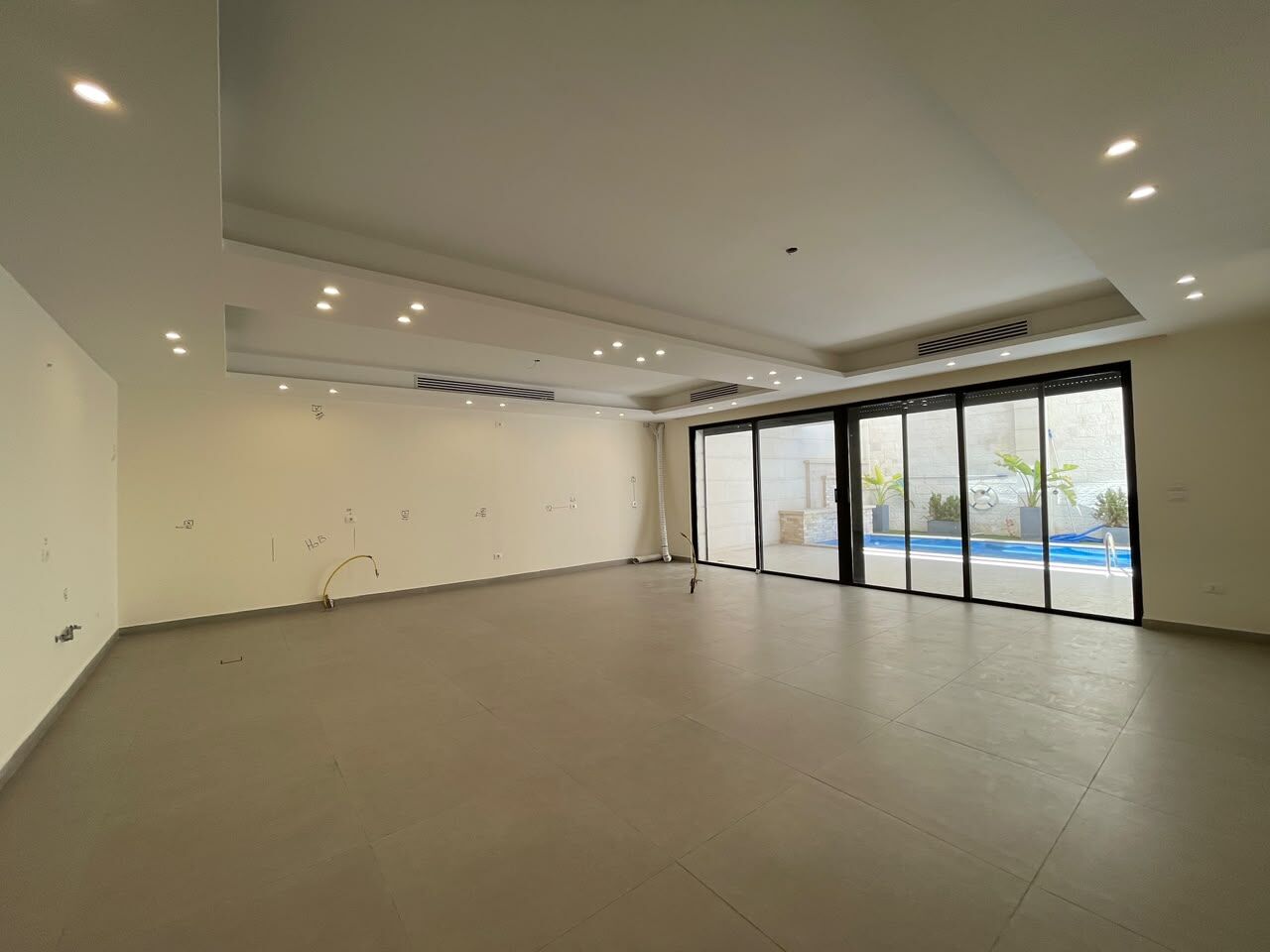 Abdoun, Apartments, Flats, Houses & Villas, JOD 38000/year,  4 BR,  355 Sq. Meter,  Apartment For Rent