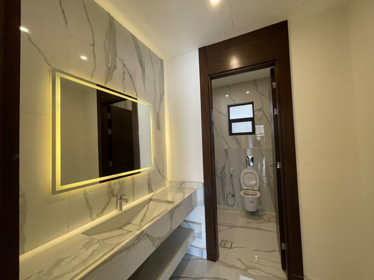 Amman, Apartments, Flats, Houses & Villas, JOD 33000/year,  3 BR,  270 Sq. Meter,  Duplex Apartment For Rent