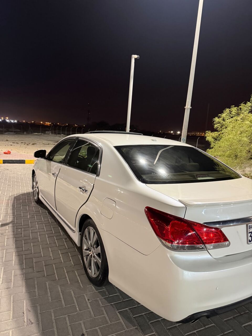 East Riffa, Vehicles, Cars & Trucks , BHD 3400,  Toyota Avalon,  2011,  Automatic,  360000 KM,    Limited