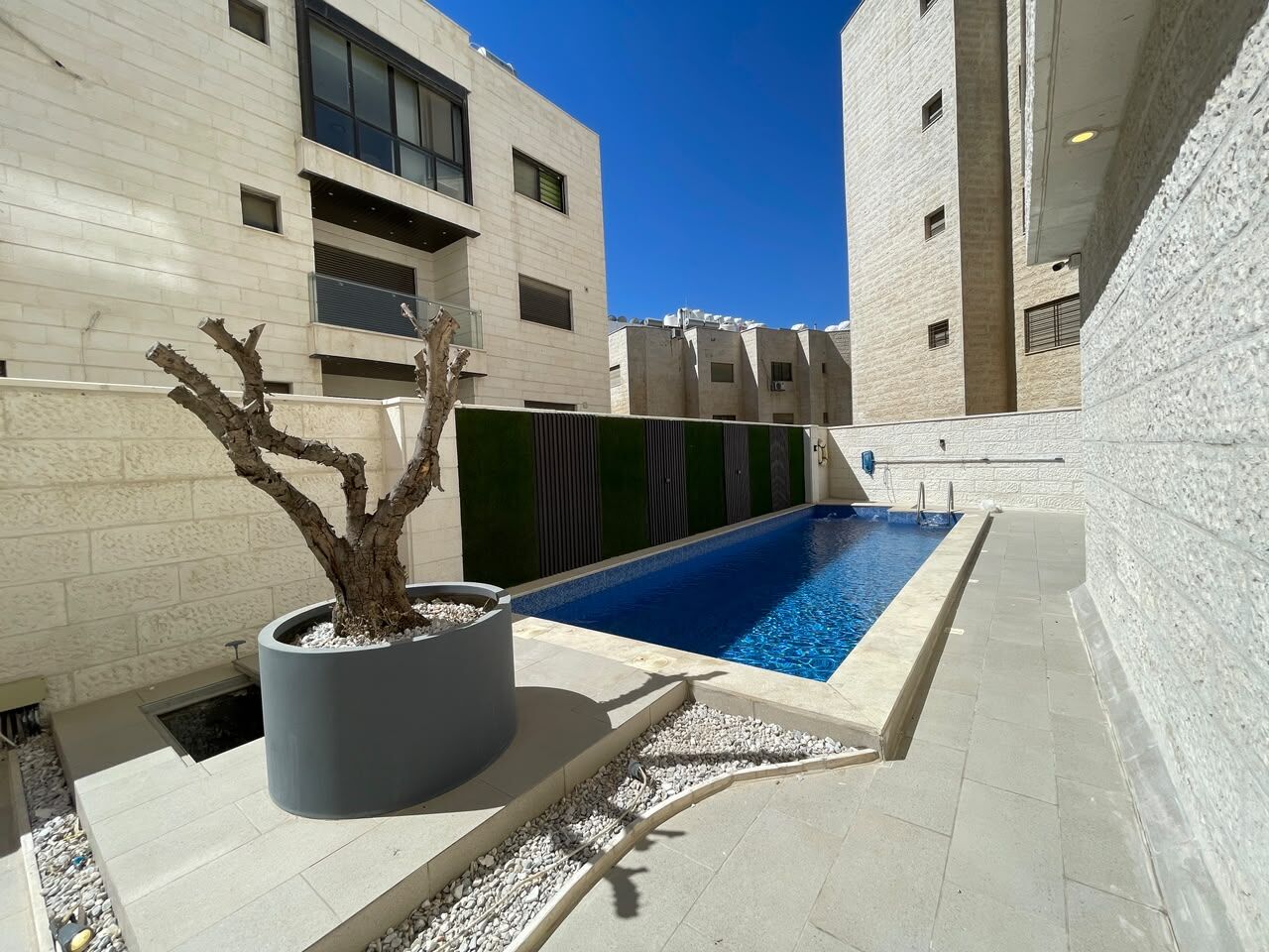 Amman, Apartments, Flats, Houses & Villas, JOD 35000/year,  4 BR,  353 Sq. Meter,  Apartments For Rent