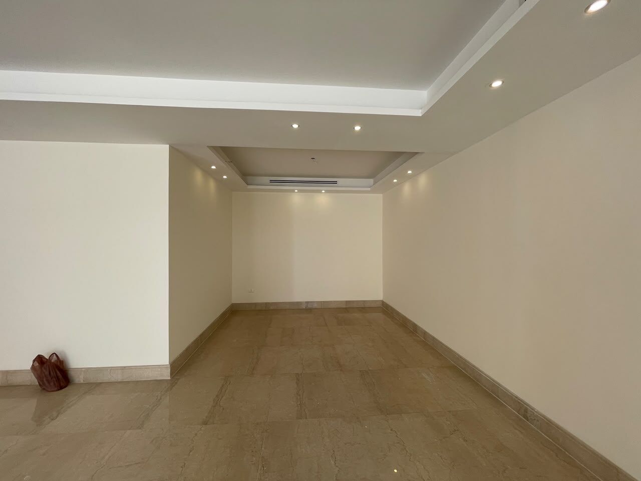 Amman, Apartments, Flats, Houses & Villas, JOD 35000/year,  4 BR,  353 Sq. Meter,  Apartments For Rent