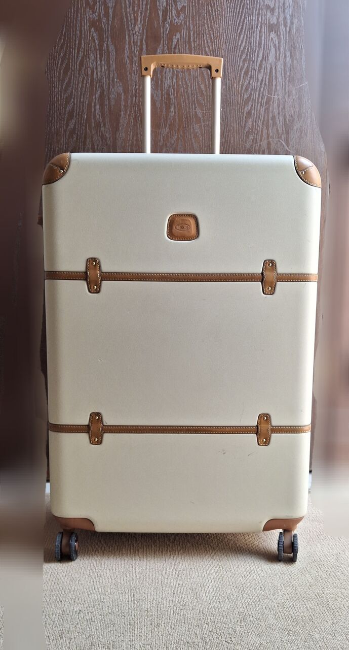 Riyadh, Furniture, SAR 1000,  Large Brics Travel Suitcase , Used
