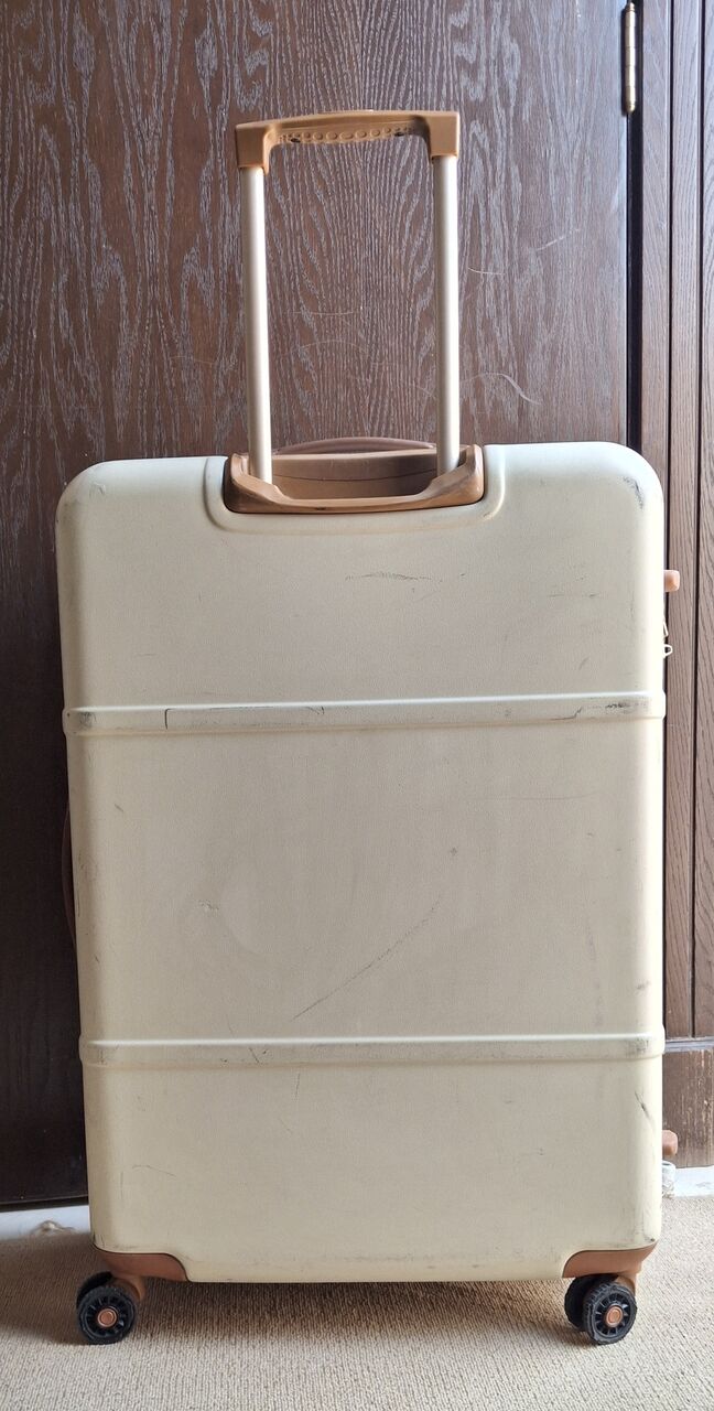 Riyadh, Furniture, SAR 1000,  Large Brics Travel Suitcase , Used
