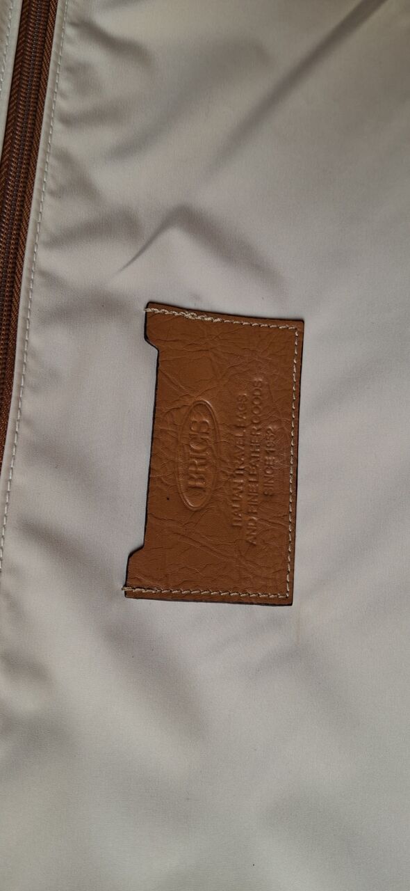 Riyadh, Furniture, SAR 1000,  Large Brics Travel Suitcase , Used