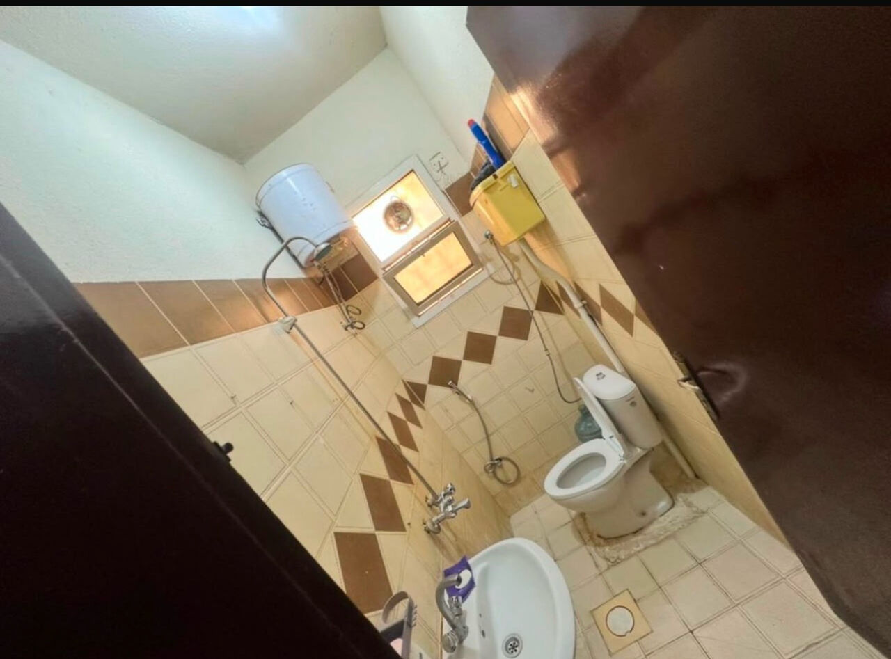 Riyadh, Appliances, SAR 6000,  Flat Sale With Saman .paid 3 Months Rent