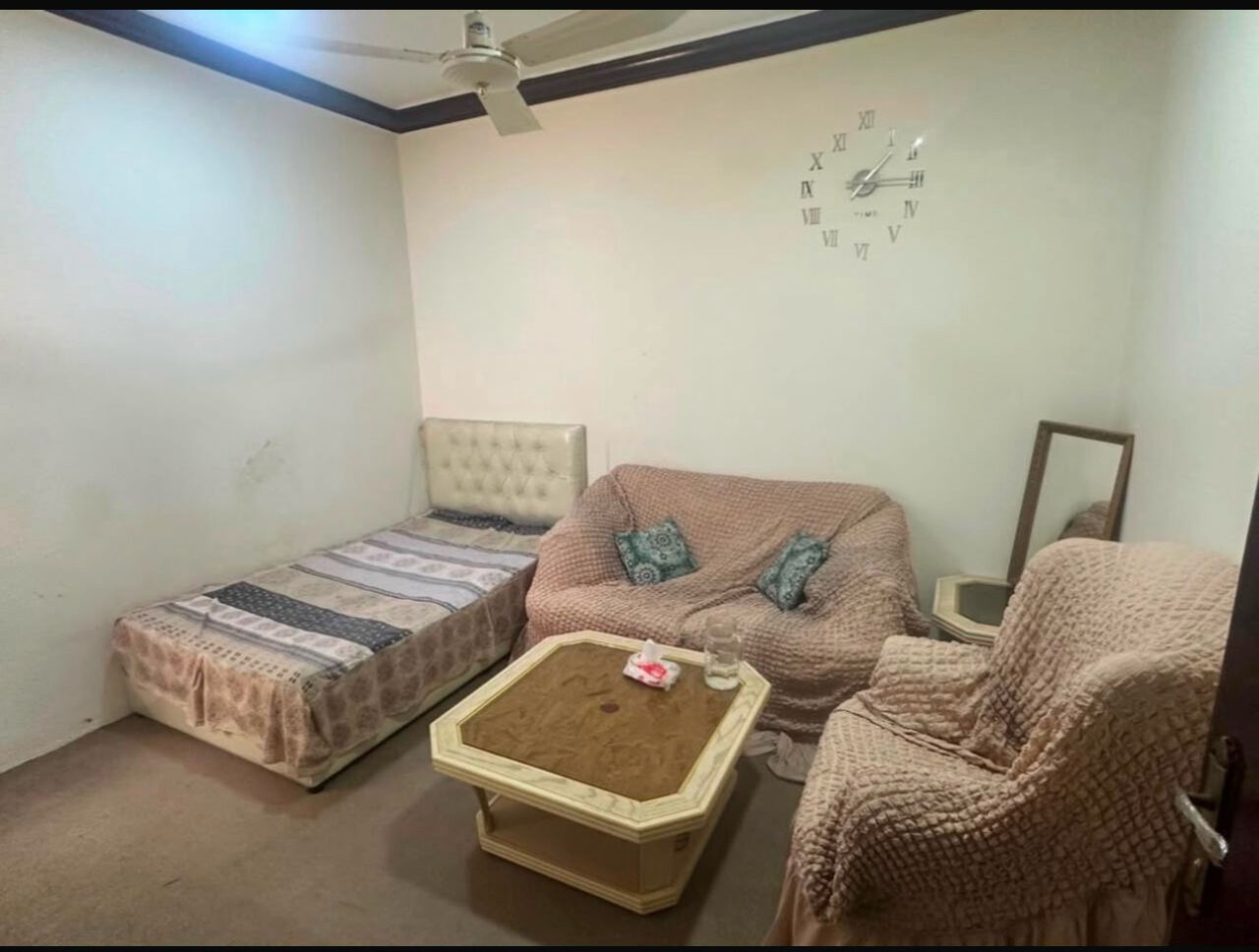 Riyadh, Appliances, SAR 6000,  Flat Sale With Saman .paid 3 Months Rent