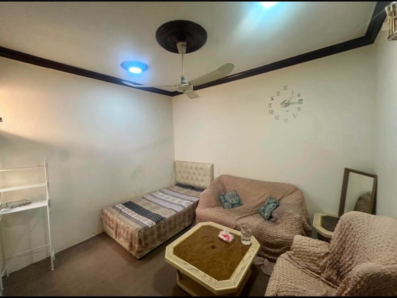 Riyadh, Appliances, SAR 6000,  Flat Sale With Saman .paid 3 Months Rent