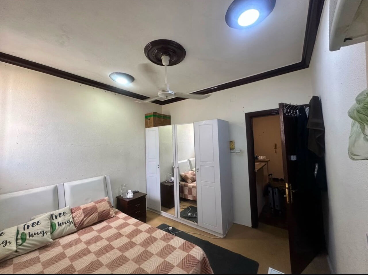 Riyadh, Appliances, SAR 6000,  Flat Sale With Saman .paid 3 Months Rent