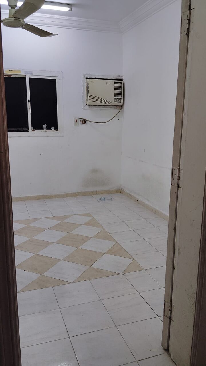 Jeddah, Rooms for Rent, SAR 1000/month,  Neat And Clean Room With Separate Entrance & Washroom For A Single Executive Bachelor