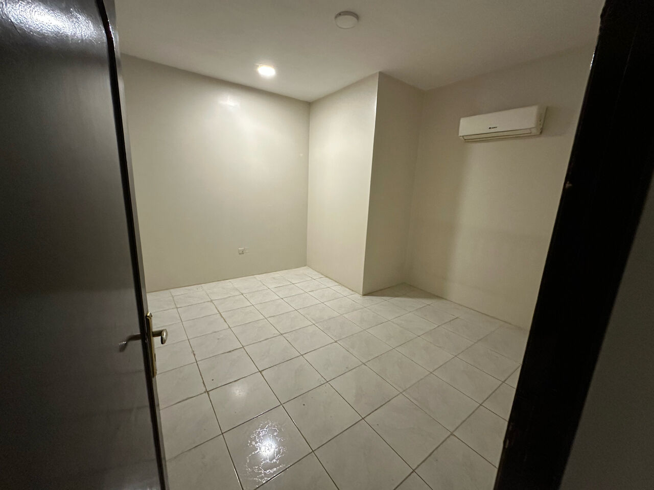 Dhahrat Laban, Apartments, Flats, Houses & Villas, 2 BR,  Transfer 2bhk Family Apartment